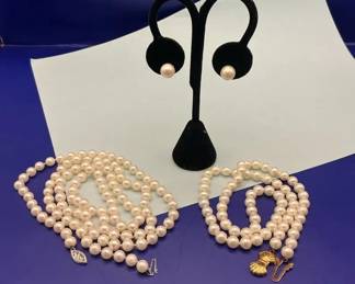 Cultured Pearl Necklaces