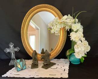 Oval Mirror Orchid
