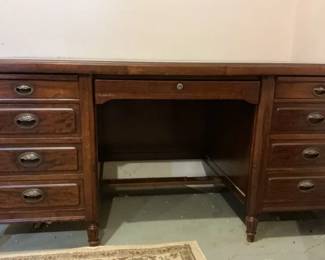 Spritzers Office Desk