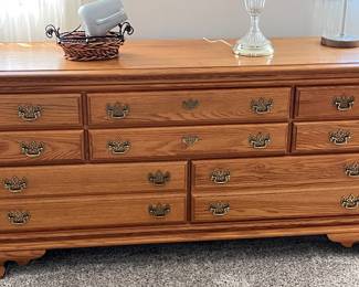 Dresser / with Mirror 