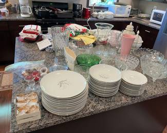 Part of 138 pcs. Wheat Dishes