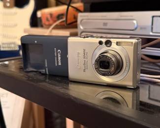 Canon PowerShot SD600 point & shoot digital camera