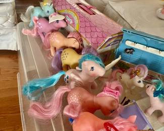 Generation 1 My Little Pony w/ Pink Stable