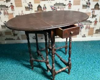 Antique Gate Leg Drop Leaf Table