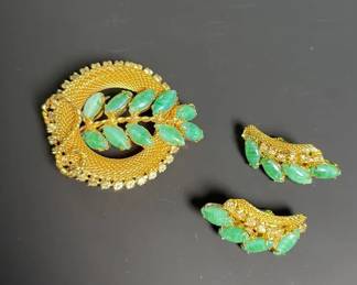 Hobe Wreath Faux Jade Peking Glass Clip Earrings