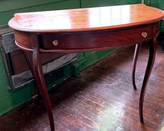 Single Drawer Curved Leg Side Table
