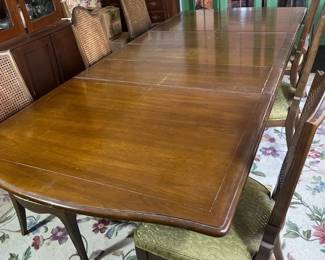 Drexel French Accent Dining Room Table And 6 Chairs