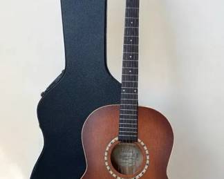 LeftHanded Art Lutherie Folk Cedar Acoustic Guitar Antique Burst Finish w Hardshell Case