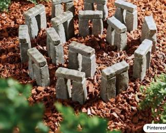 Rare Signals HY9376 Stonehenge Garden Set Miniature Replica New Old Stock in Box