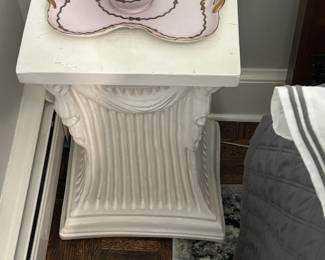 White Pedestal table 