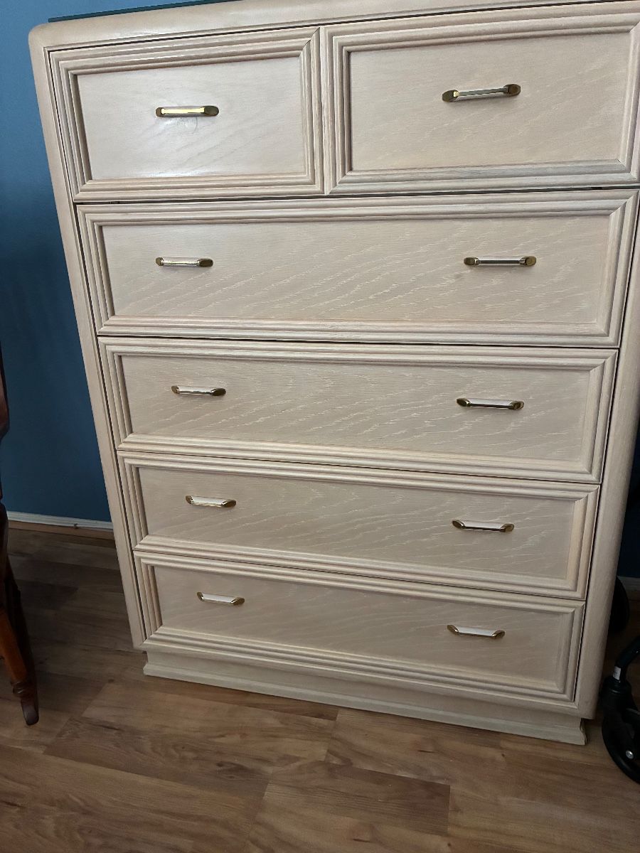 Vintage Thomasville upright dresser 