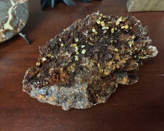 Rock and mineral specimen 