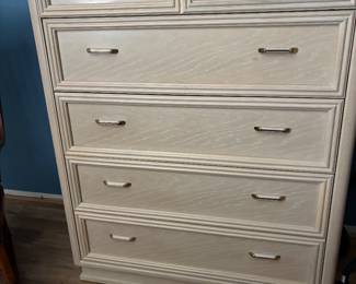 Vintage Thomasville upright dresser 