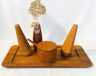 Sowe Konst Digsmed Teak Serving Items