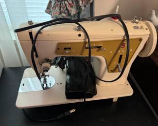 Singer Sewing Machine, model 237