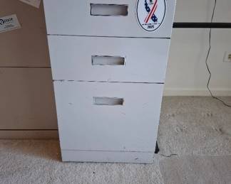 File cabinet $10