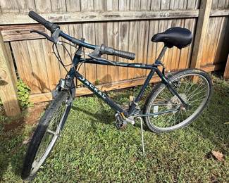 Huffy Jackal 18-Speed Mountain Bike