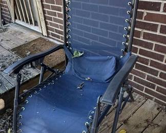 Zero Gravity Style Folding Reclining Chair