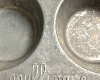 Vintage Muffinaire 12-Cup Aluminum Muffin Pan