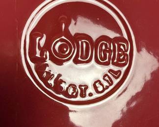 Lodge 6 Quart Enameled Cast Iron Dutch Oven