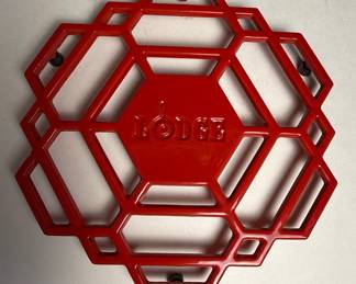 Lodge Enameled Cast Iron Hexagon Trivet