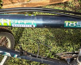 Huffy Jackal 18-Speed Mountain Bike
