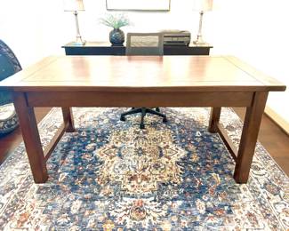 Stylish desk