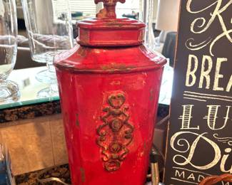 Assorted decor pieces