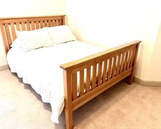 Premium solid oak mission style queen/full beds