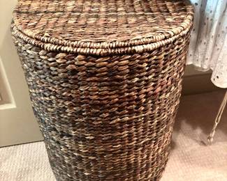 Wicker hamper