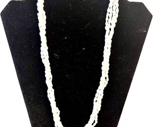 Vintage freshwater pearl necklace