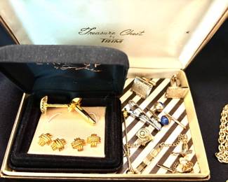 Men's cufflinks