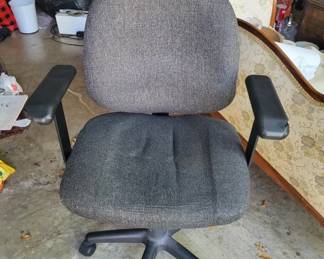 New Rugs, MCM Furniture, Vintage Jewelry & Vintage Finds