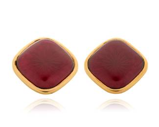 137 A Pair of 18K Rose Gold and Rhodolite Garnet Earrings Featuring rounded square rhodolite garnet cabochons set atop a rose gold etched floral design, with maker's marks 2 pieces Measures: 1 x 1 in. 33.4 grams gross Estimate: $4,000 - $6,000