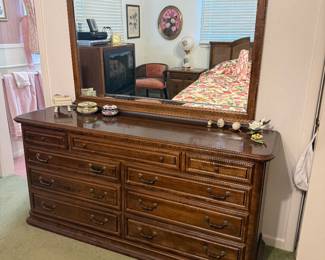 Ethan Allen Queen Bedroom Suite
