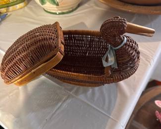 Wicker duck basket