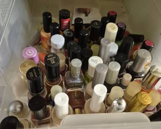 nail polishes