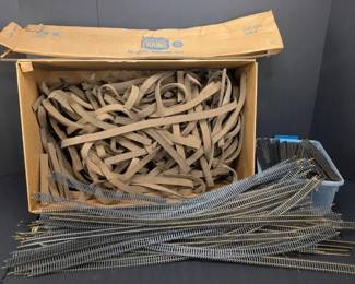 CL022 Model Train Tracks with Cork Road Bed