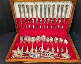 AM009 Rogers Silverplate Flatware in Wooden Box