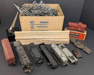 CL026 Model Train and Track Collection
