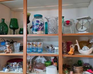 A kitchen FULL of great finds!