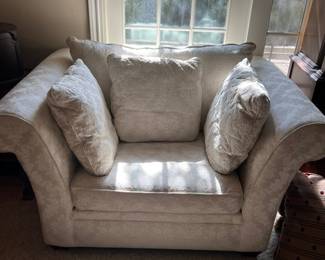 "Cuddle" chair