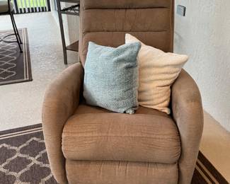 LA-Z-BOY MANUAL ROCKING RECLINERS — 2 MATCHING La-Z-Boy Manual Rocking Recliner • Neutral Fabric Upholstery • Tall Structured Cushioned Back • Sleek Track Arms • Plush Chaise Seat & Legrest • Manual Reclining Mechanism • Rocking Function