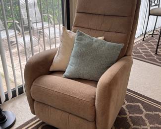LA-Z-BOY MANUAL ROCKING RECLINERS — 2 MATCHING La-Z-Boy Manual Rocking Recliner • Neutral Fabric Upholstery • Tall Structured Cushioned Back • Sleek Track Arms • Plush Chaise Seat & Legrest • Manual Reclining Mechanism • Rocking Function