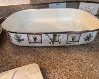 Pfaltzgraff Naturewood Dinnerware & Serveware Collection: Large Coordinated Collection • Dinnerware • Serving Pieces • Mugs • Storage Bowls • Matching Glassware