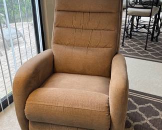 LA-Z-BOY MANUAL ROCKING RECLINERS — 2 MATCHING La-Z-Boy Manual Rocking Recliner • Neutral Fabric Upholstery • Tall Structured Cushioned Back • Sleek Track Arms • Plush Chaise Seat & Legrest • Manual Reclining Mechanism • Rocking Function