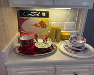 Pizza Stoneware and 16 Piece Set Dinnerware Plus a Set of Christmas w/Matching Table Runner