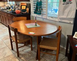 Kitchen table with one leaf