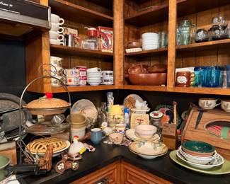 Campbell Soup Mugs, Breadbox, Monkey Pod sWood Salad Bowl set 