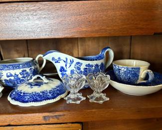 Blue Willow Blue and White Gravy boat, cup, bowl.